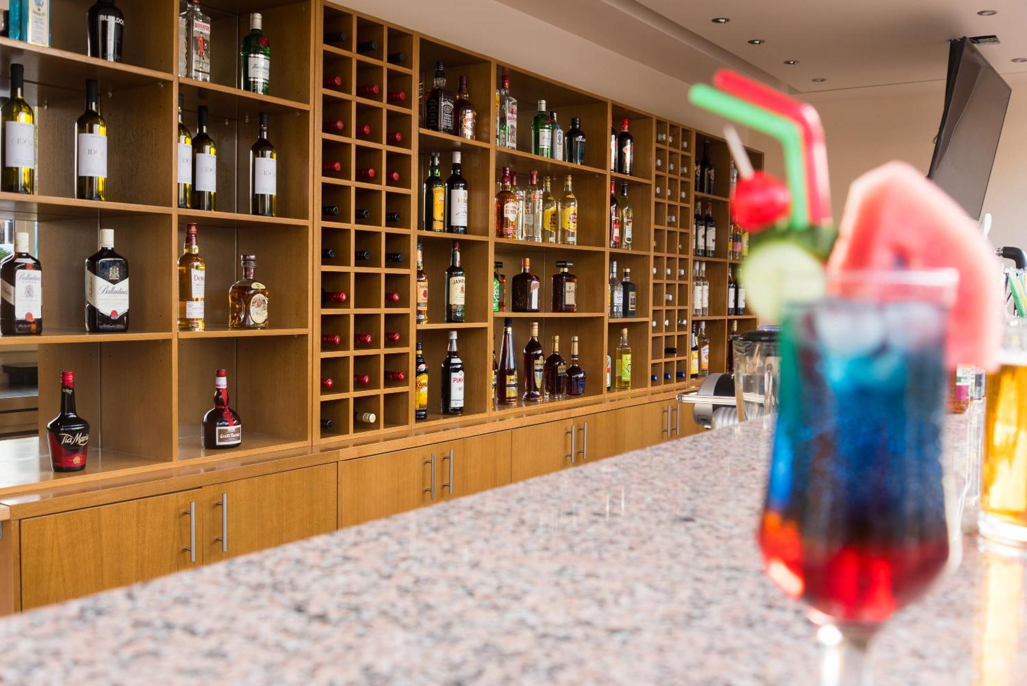 לרדוס Amaryllis Front Beach Hotel מראה חיצוני תמונה