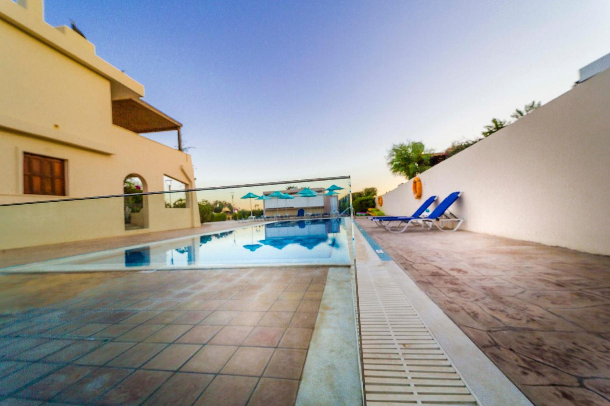 לרדוס Amaryllis Front Beach Hotel מראה חיצוני תמונה