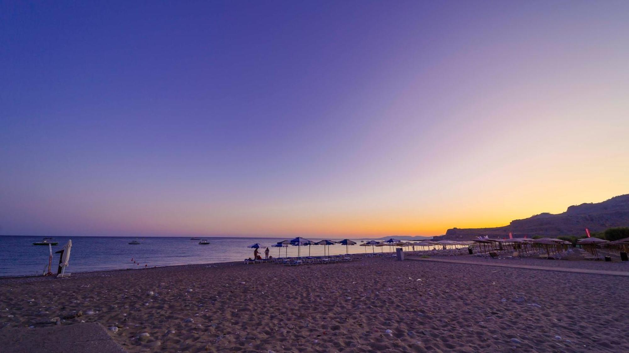 לרדוס Amaryllis Front Beach Hotel מראה חיצוני תמונה