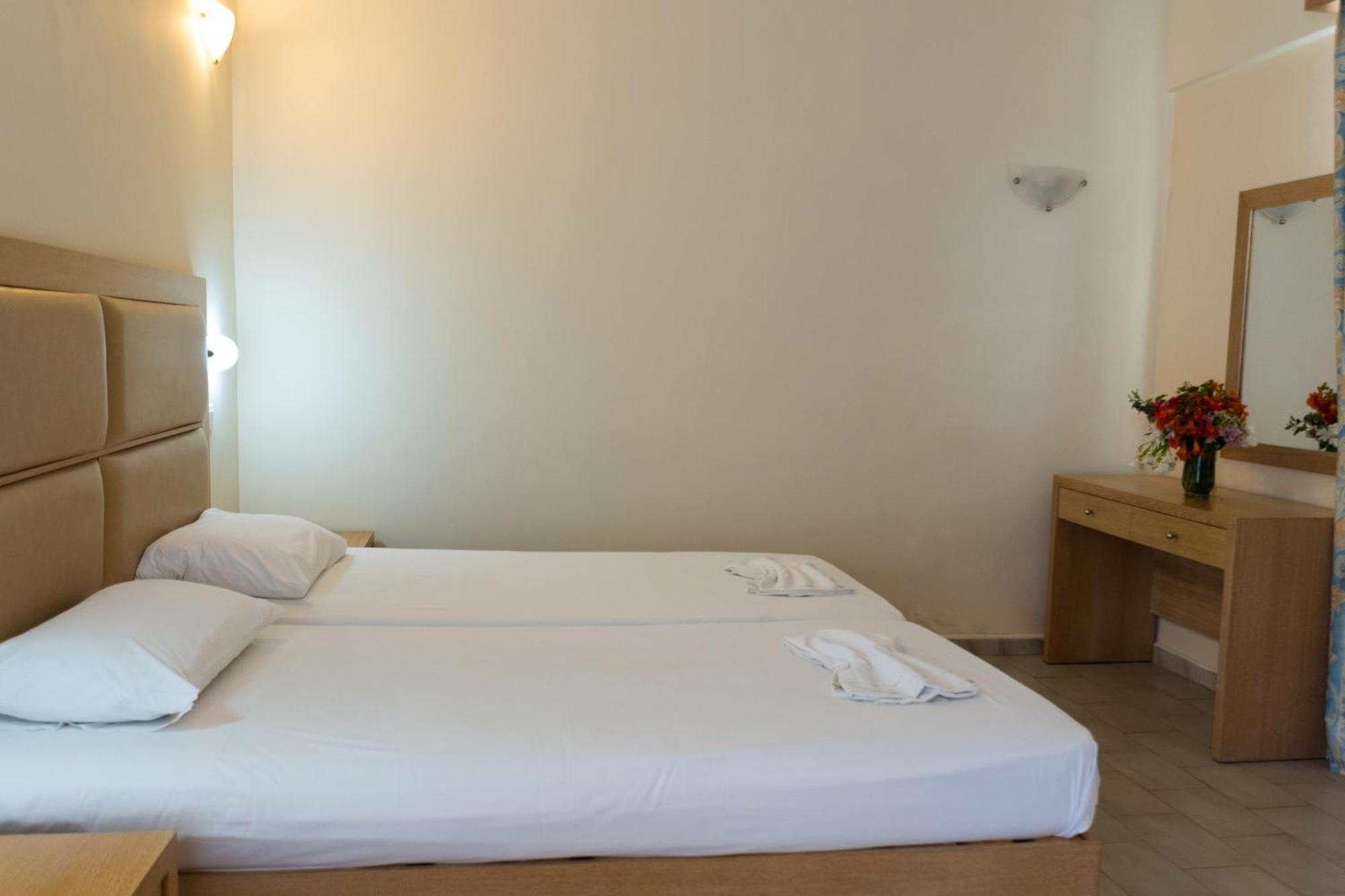 לרדוס Amaryllis Front Beach Hotel מראה חיצוני תמונה